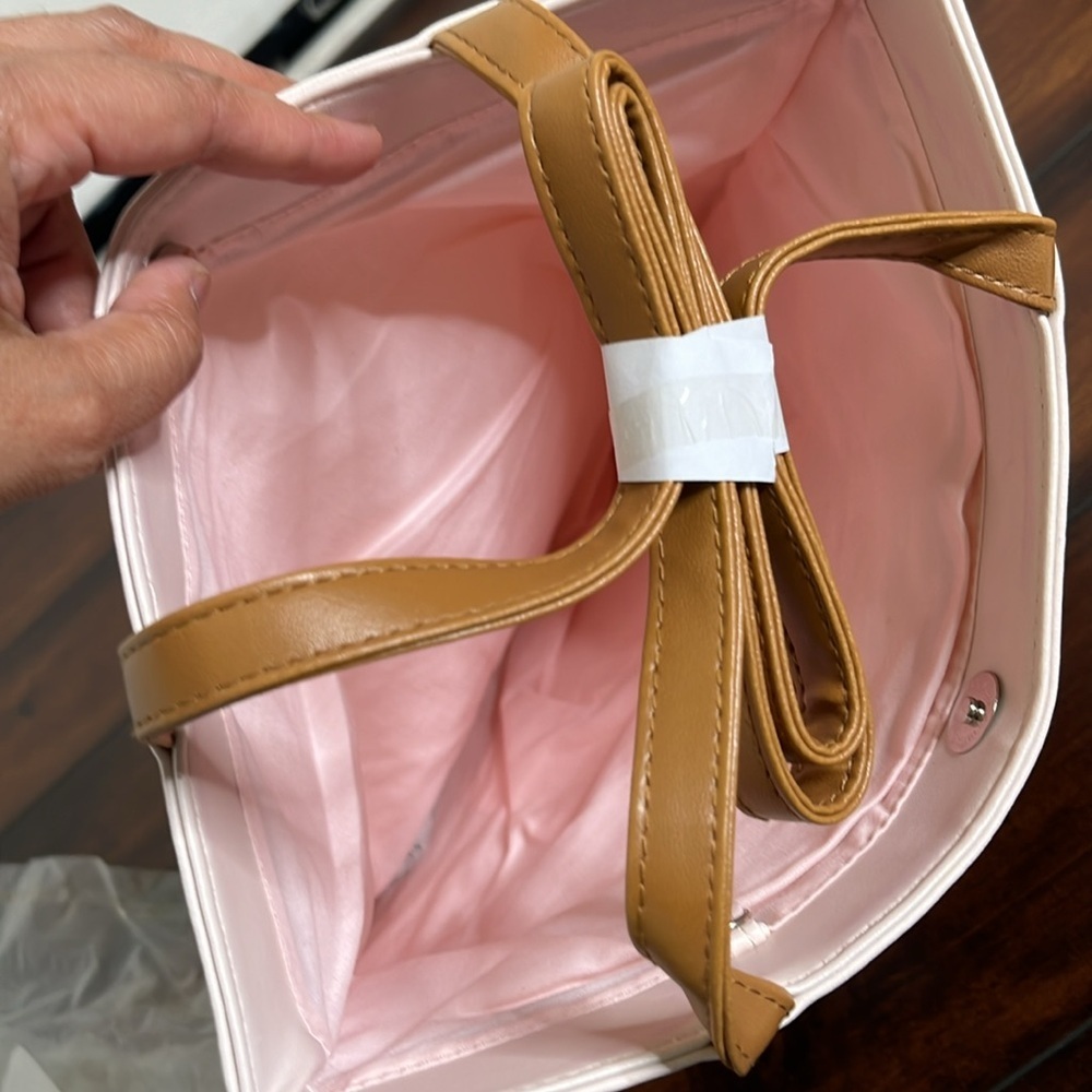 Salvatore Ferragamo Parfums Faux Leather Soft Pink Tote Shoulder Bag - Picture 6 of 16